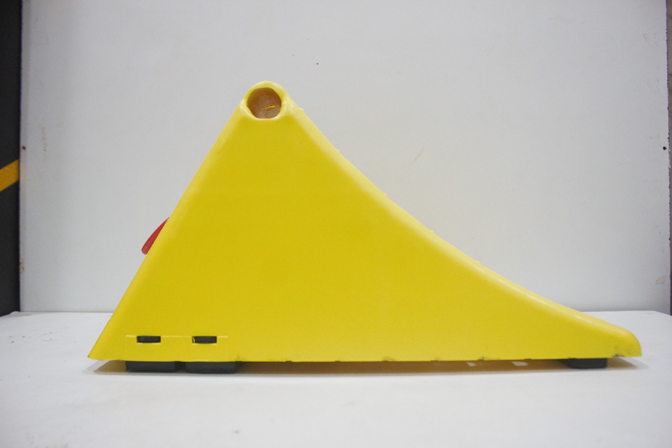 R-560 Plastic Wheelchock